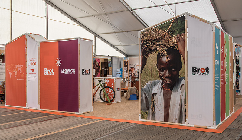 Messestand für Brot für die Welt